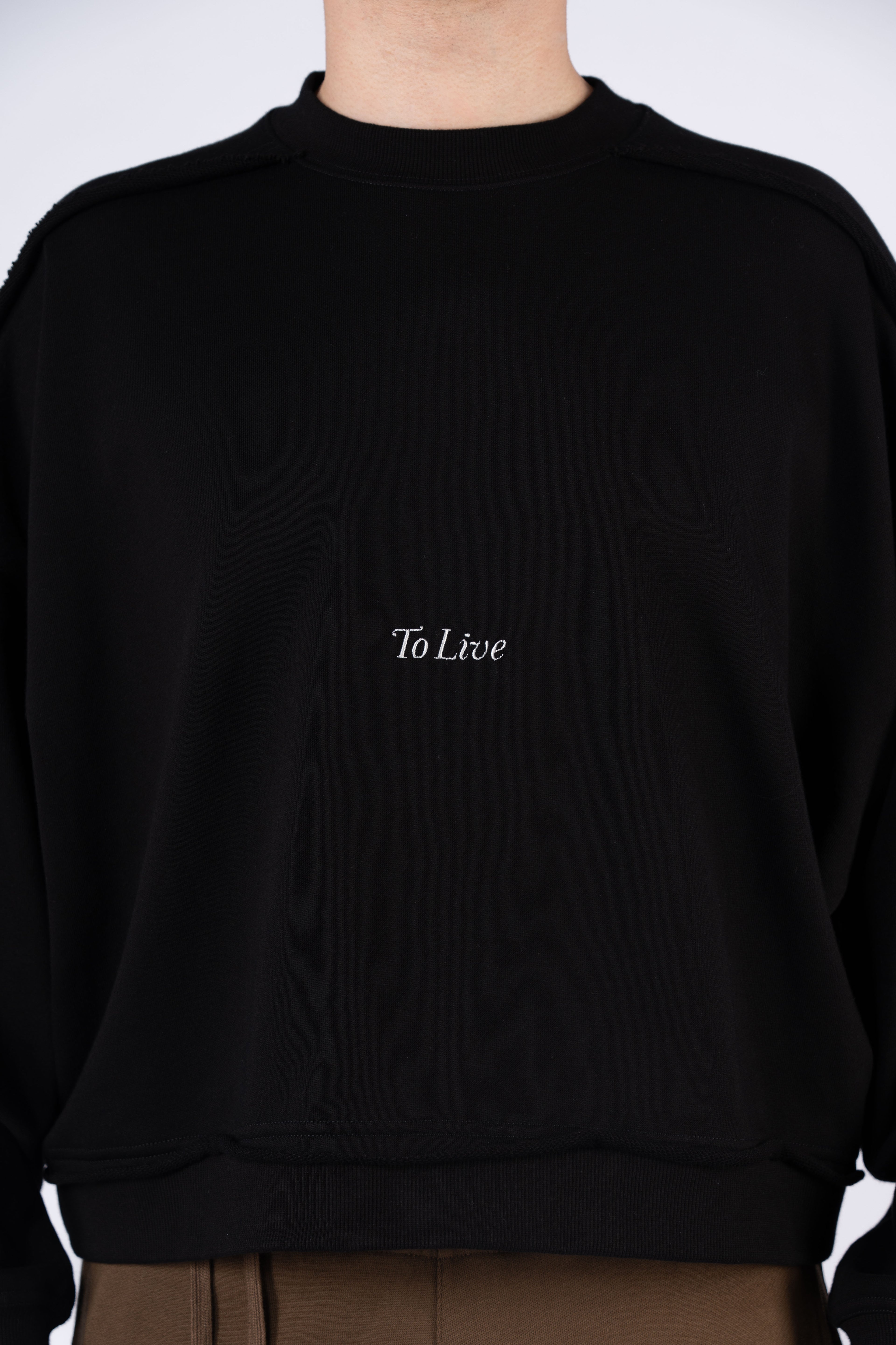 “TO LIVE” Cropped Relaxed Crewneck Sweatshirt - Black