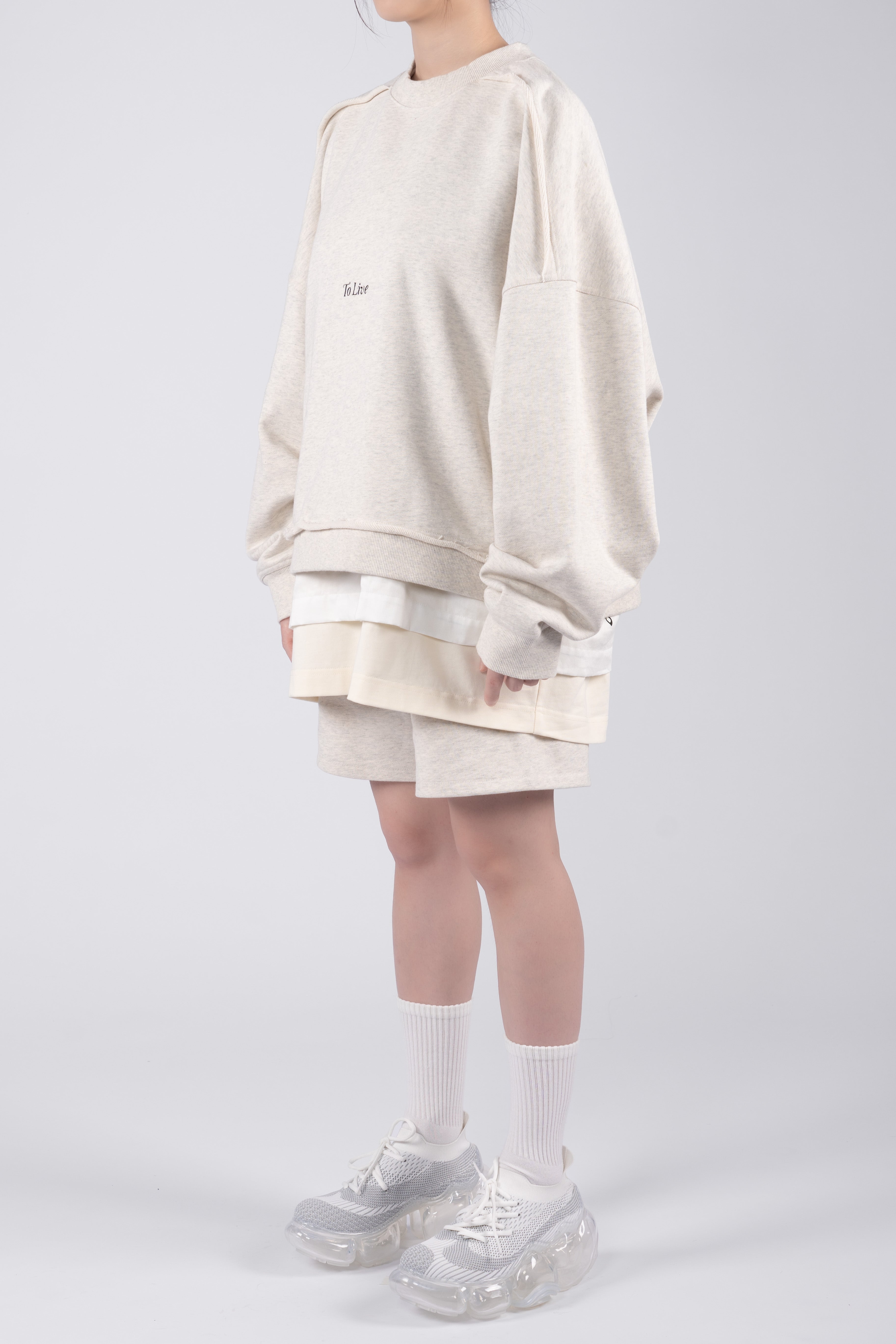 “TO LIVE” Cropped Relaxed Crewneck Sweatshirt - Mélange Light Grey