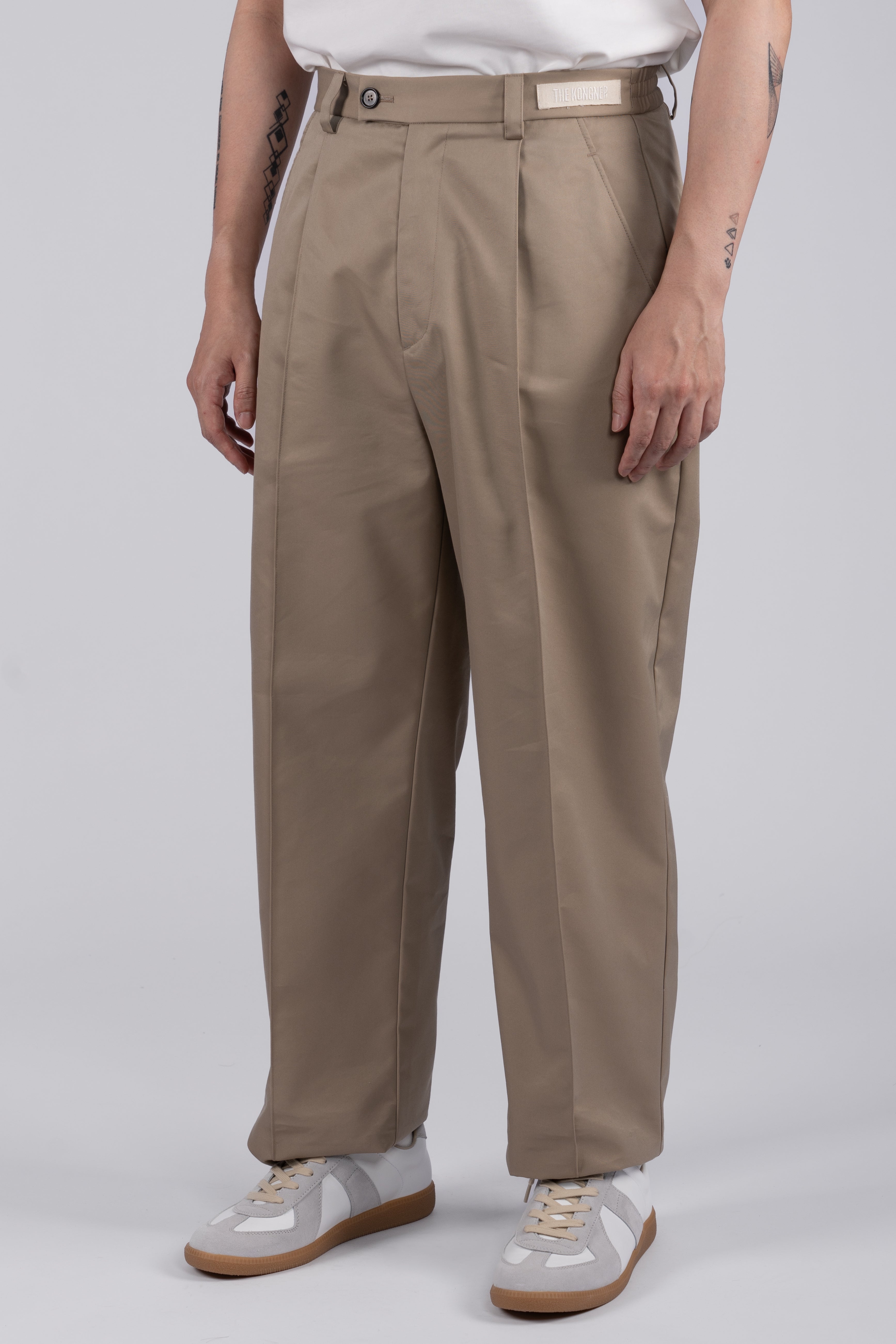 Fundamental Pleated Pants - Beige