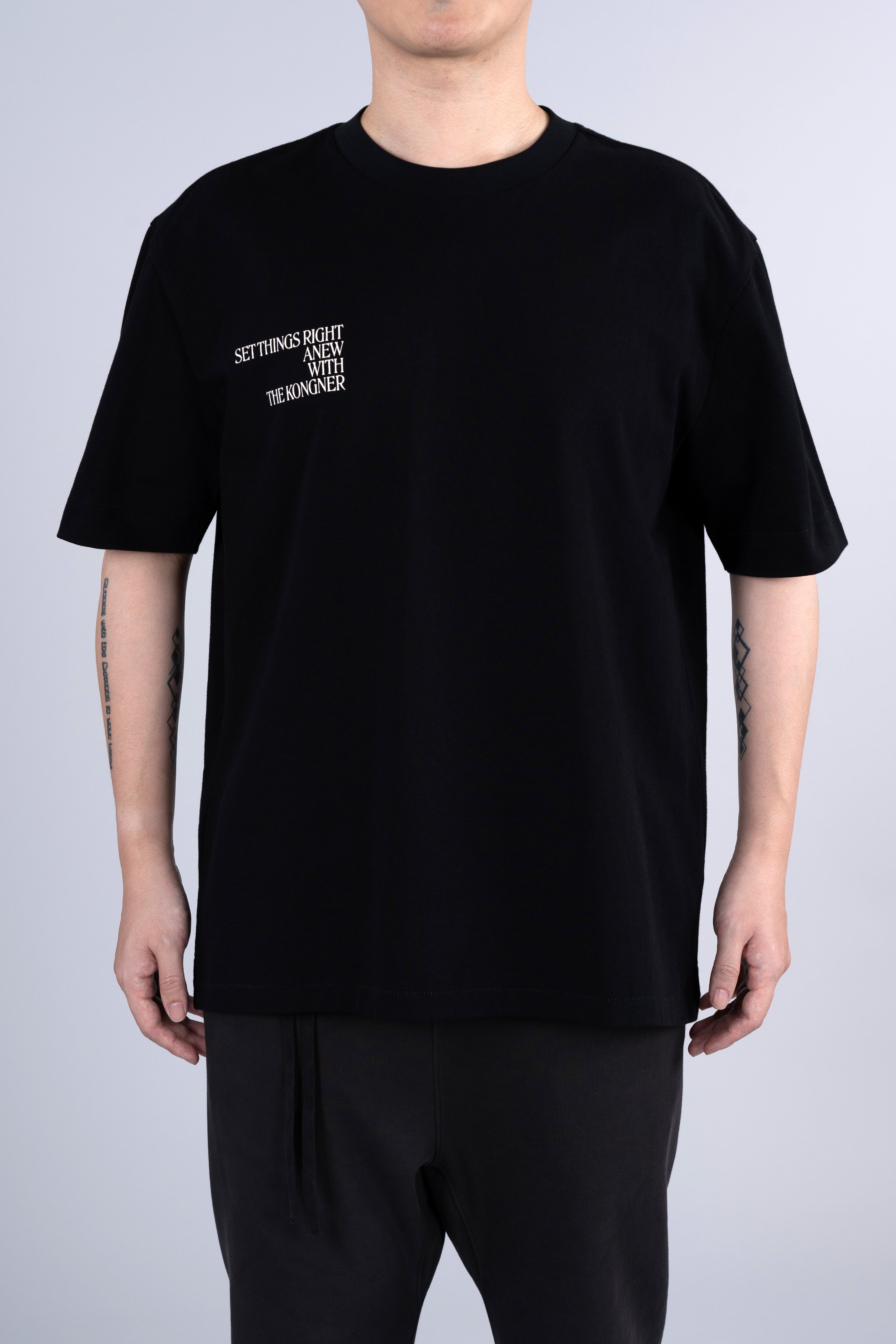 ˝SET THINGS RIGHT˝ Regular T-Shirt - Plain Black