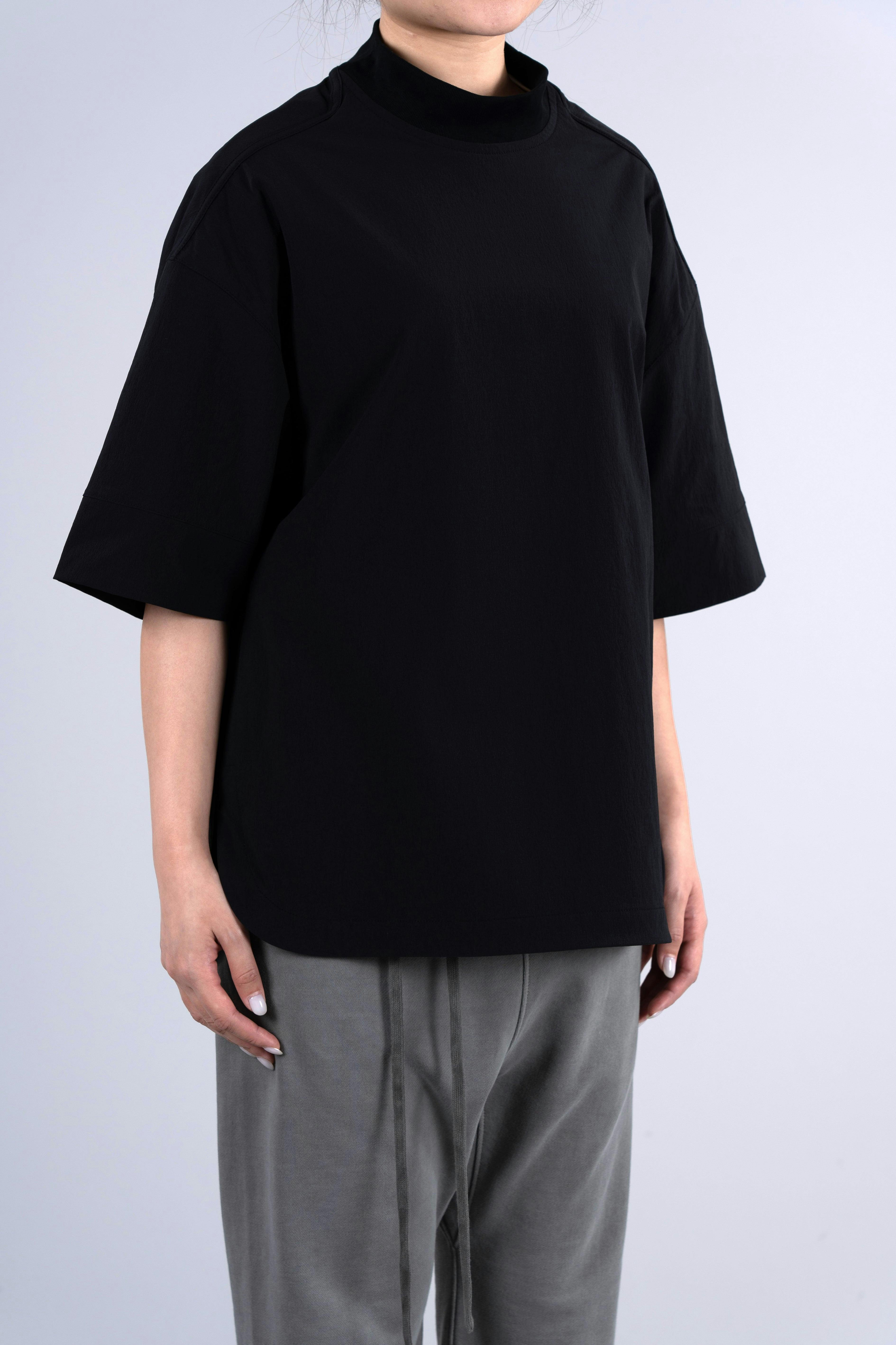 ˝INVERSE˝ Woven T-Shirt - Plain Black
